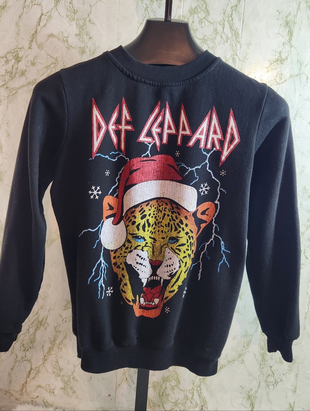 DEF LEPPARD Santa Hat Sweatshirt